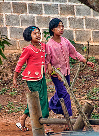 BURMA PATTU PAK VILLAGE | MYANMAR