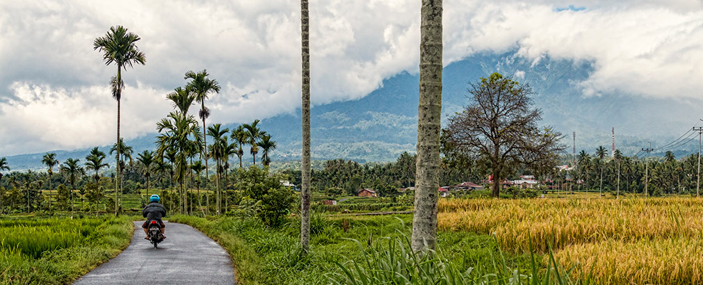 INDONESIA LAKE SINGKARAK | INDONESIA