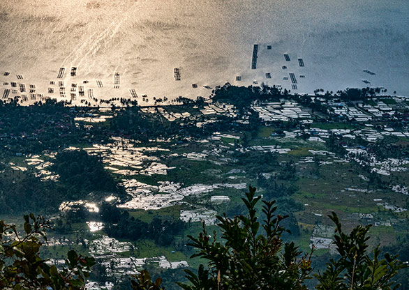 INDONESIA LAKE SINGKARAK | INDONESIA