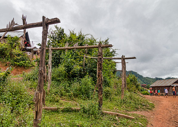 AKHA VILLAGE | LAOS