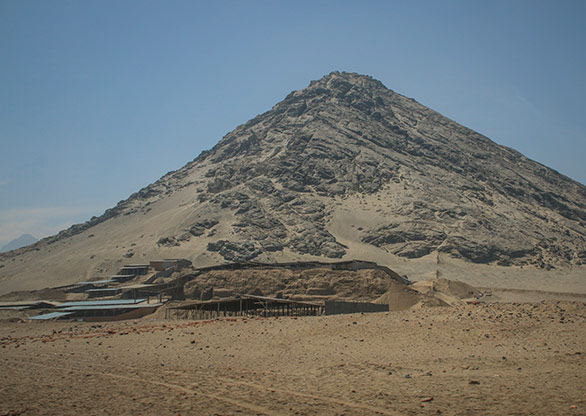 PERU HUACA LUNA | PERU
