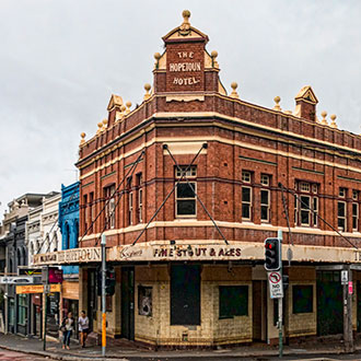PLEASANT, CHARMING, COMFORTABLE NEIGHBORHOODS SYDNEY / AUSTRALIA
